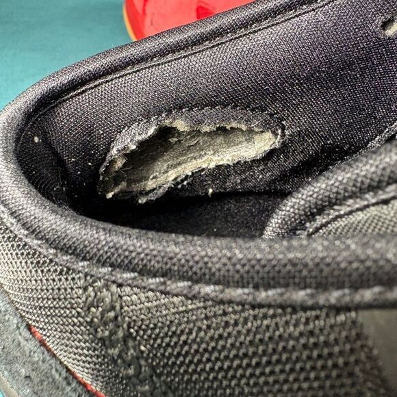 Size 11 - Men’s Nike Air Jordan Zion 2 black and red shoes - Picture 9 of 10